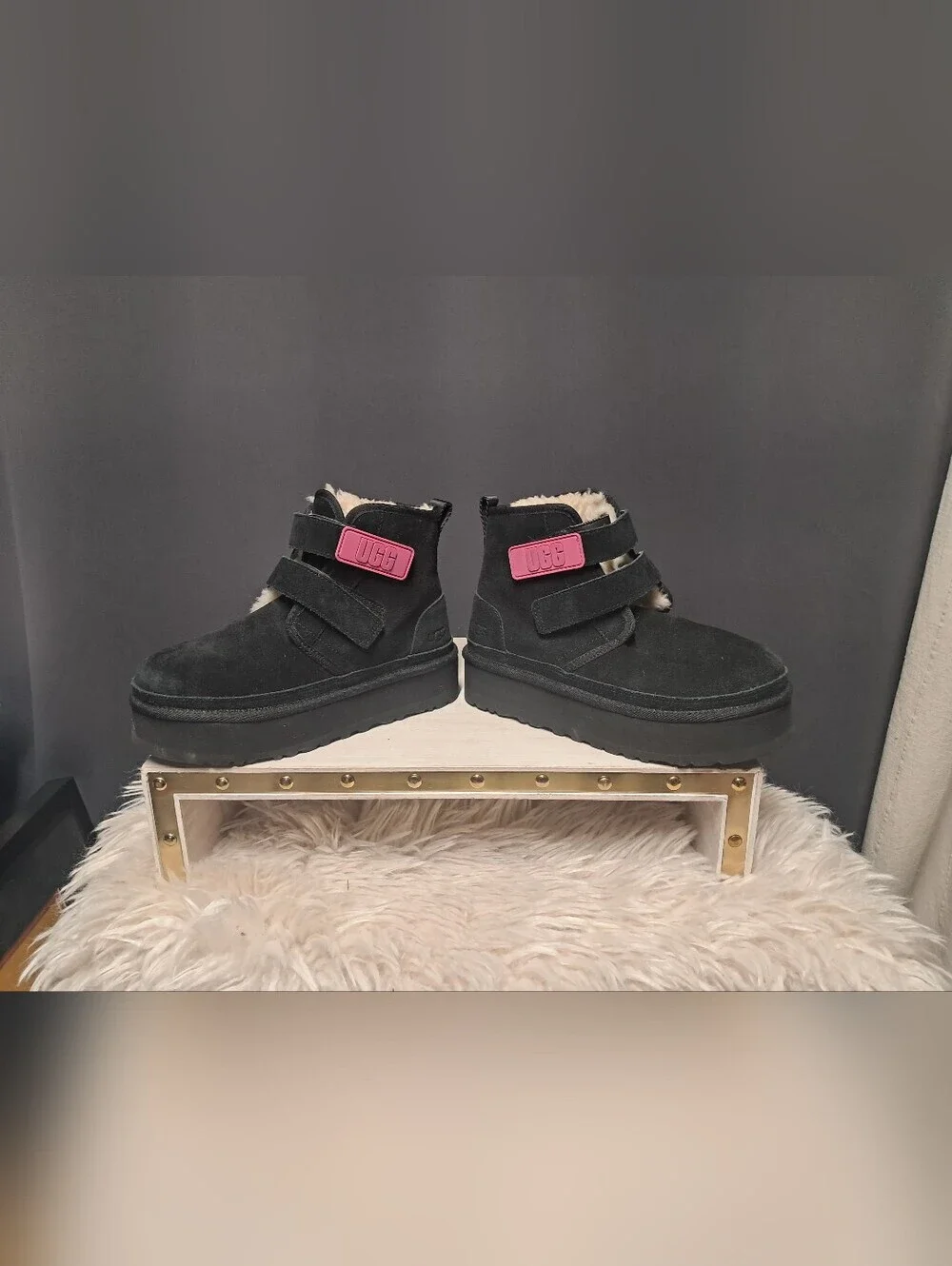 Kids UGG Neumel Platform Boots Size 4